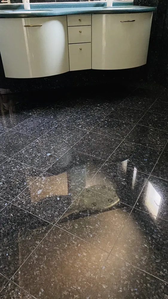 UXClcRrV37h0JoNWyQJE-5h6jg780QzodA-min